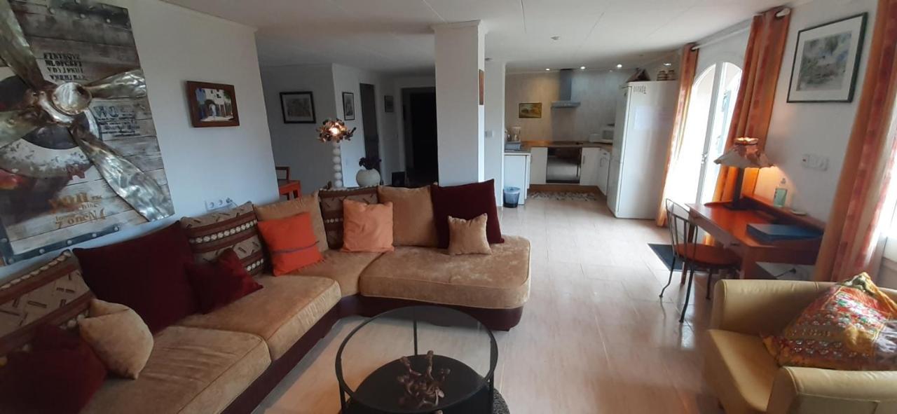 Appartement & Spa - Panoramic Olivars Pau Exteriör bild